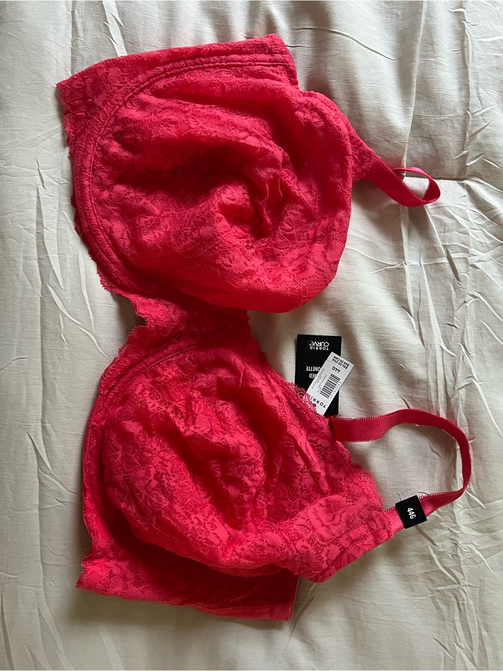 Lace Underwire Bra in Vibrant Red